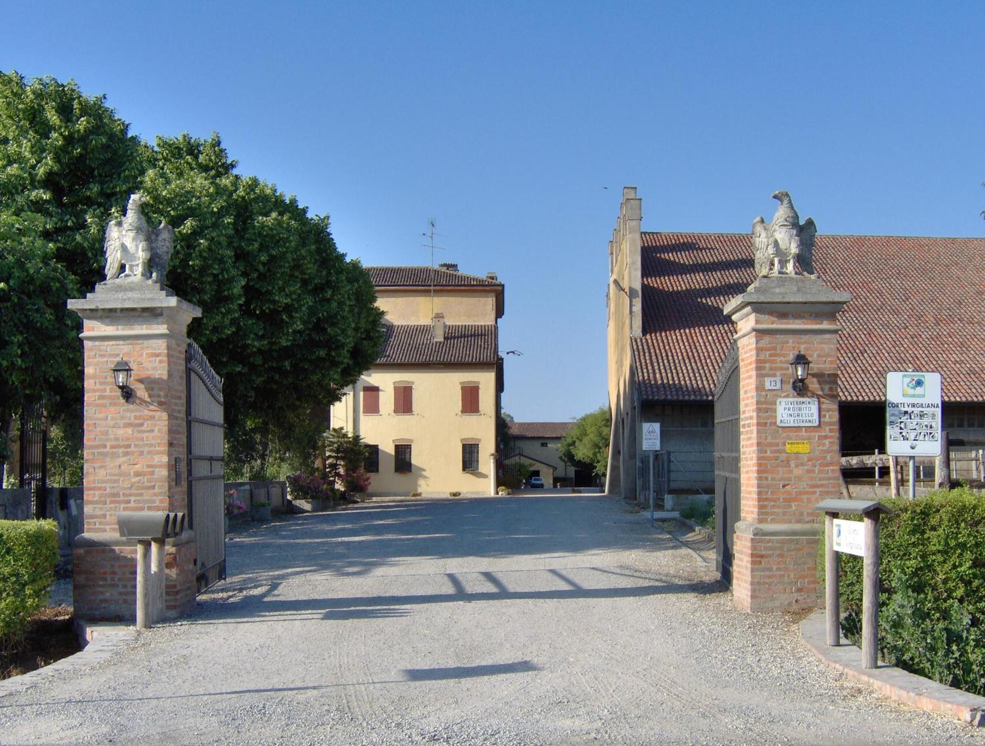 Agriturismo Corte Virgiliana Virgilio Pokoj fotografie